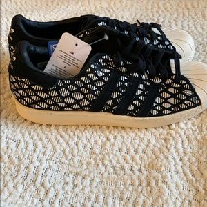 adidas sneaker NWT Size 9